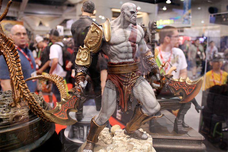 Illustration for article titled Comic-Con's Most Pissed Statue? The God of War!